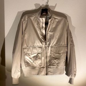 Champagne Bomber Jacket👍🏼